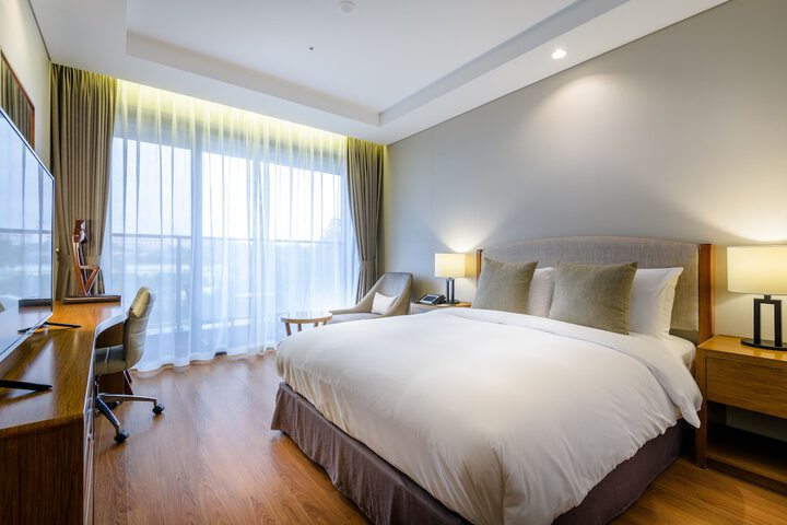 Room 30 of 98