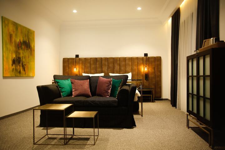 Room 6 of 48
