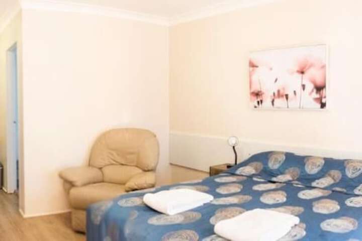 Room 2 of 9