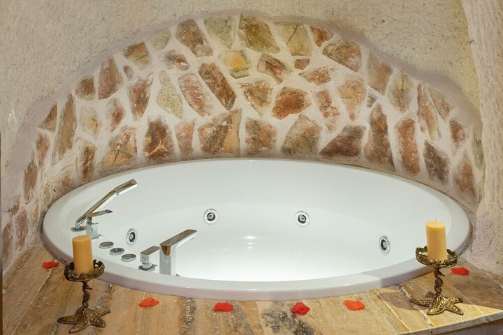 Hot Tub 80 of 106