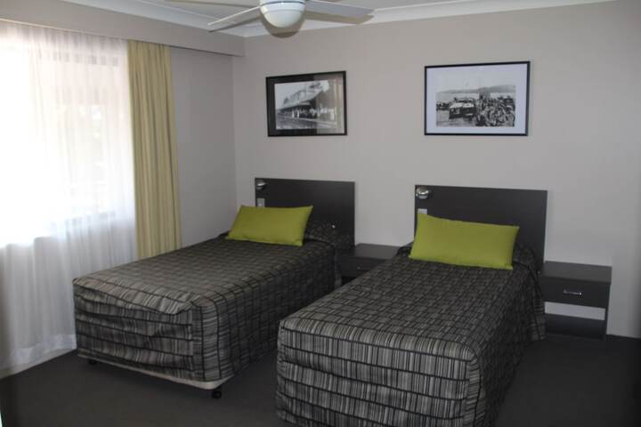 Room 3 of 38