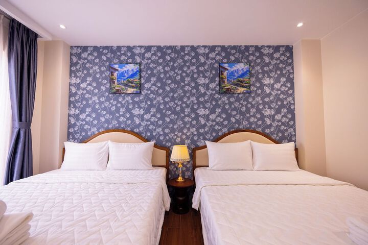 Room 4 of 34