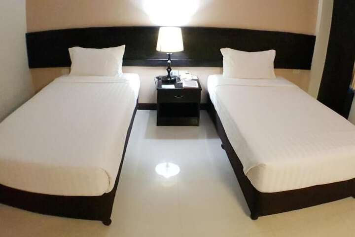 Room 6 of 48