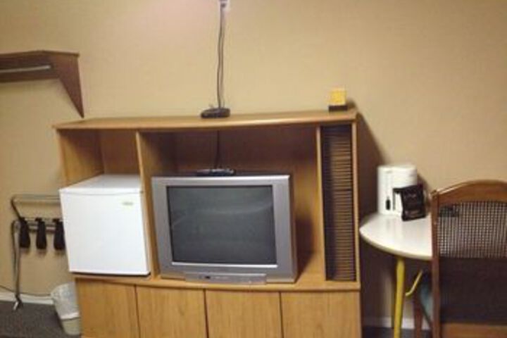 Room 15 of 33