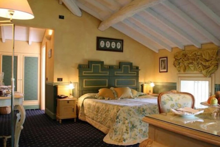 Room 9 of 56