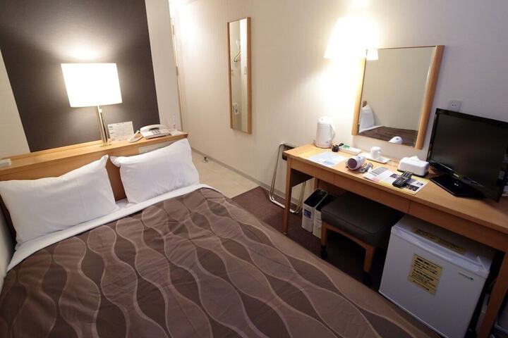 Room 4 of 13