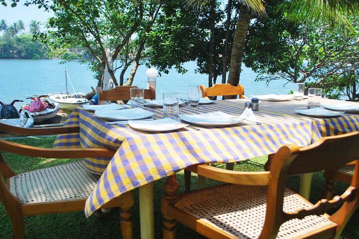 Dining 74 of 84