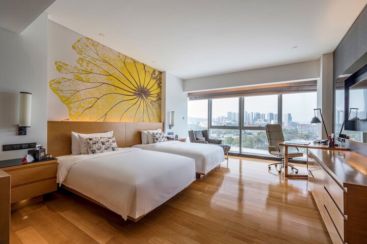 Room 18 of 38