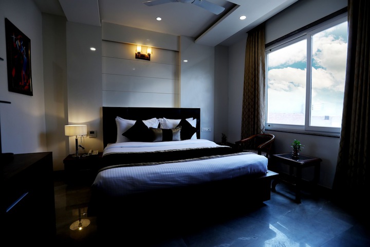 Room 22 of 53