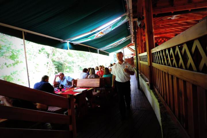 Dining 25 of 47
