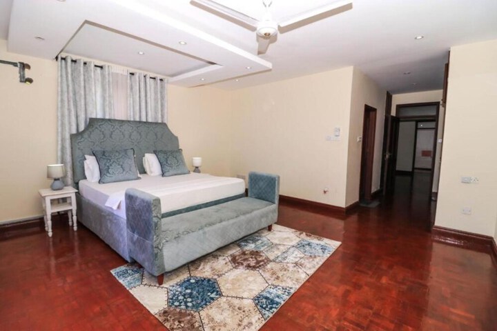 Room 10 of 62