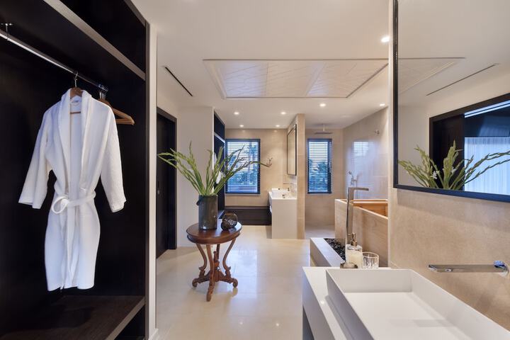 Room 47 of 90