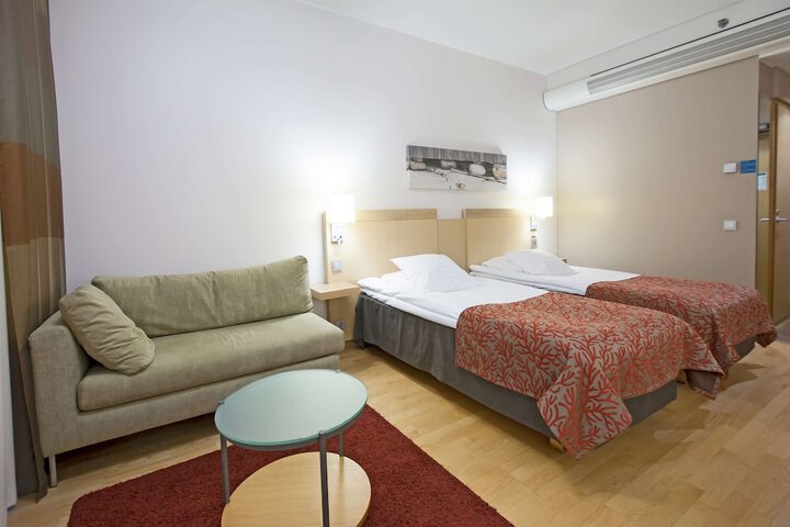 Room 8 of 64