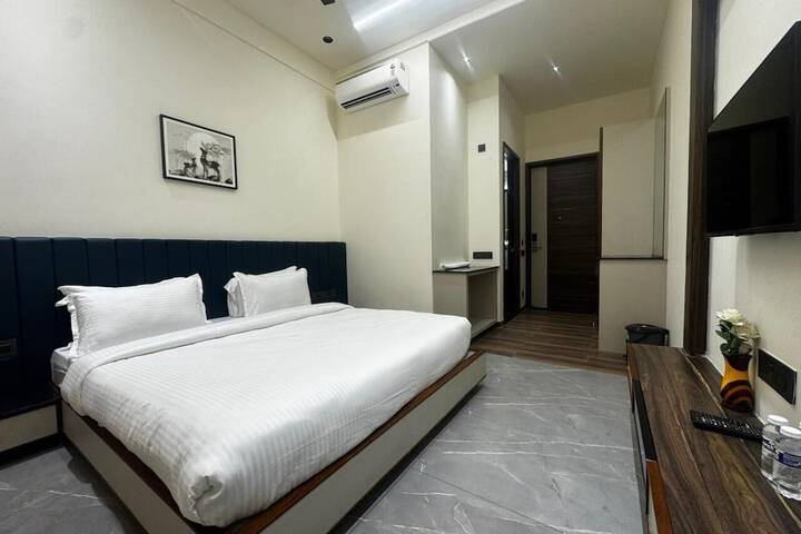 Room 4 of 26