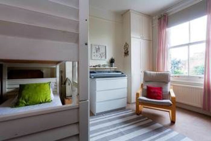 Room 5 of 18