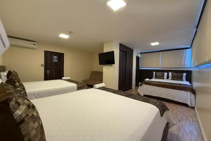 Room 7 of 10