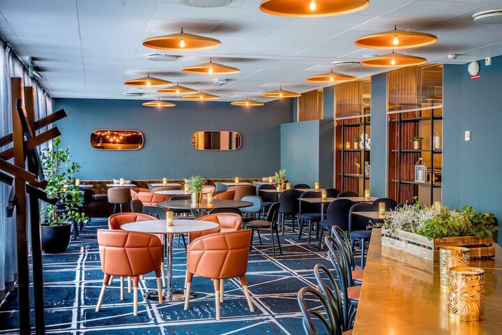 Hotel Lobby
