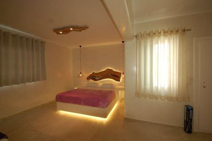 Room 9 of 53