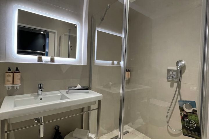 Room 46 of 130