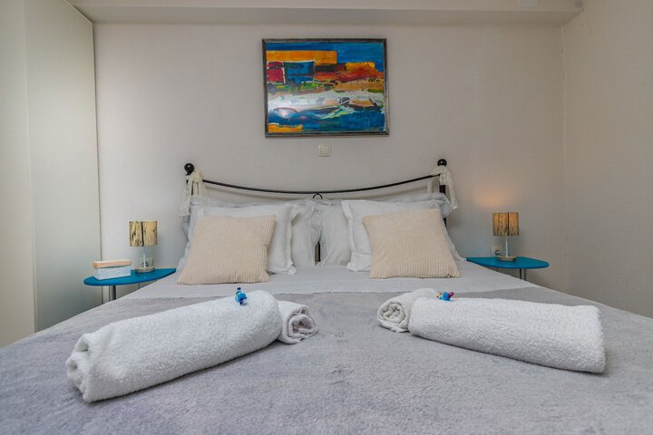 Room 2 of 59