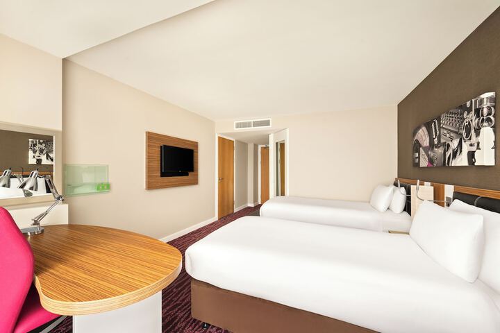 Room 15 of 137