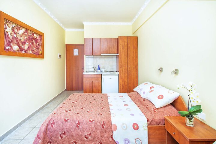 Room 6 of 36