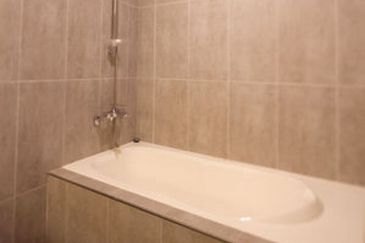 Deep Soaking Bathtub