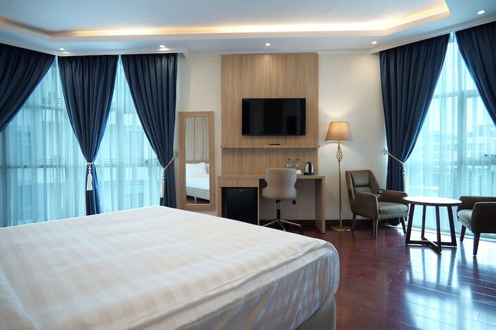 Room 25 of 73