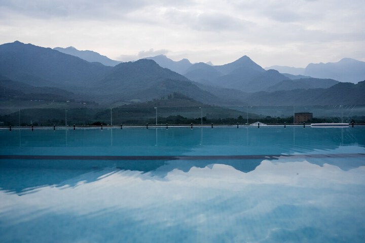 Pool 41 of 67