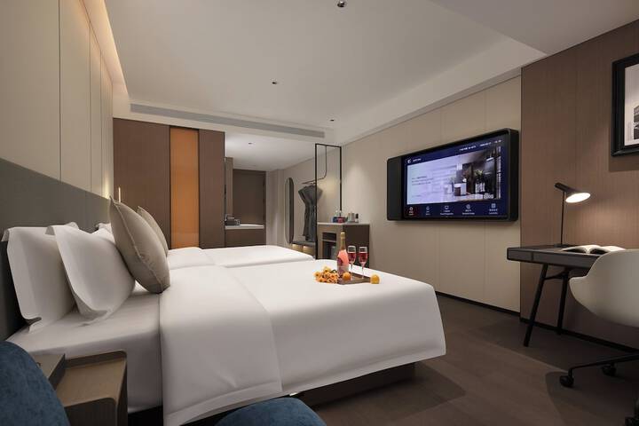 Room 14 of 48