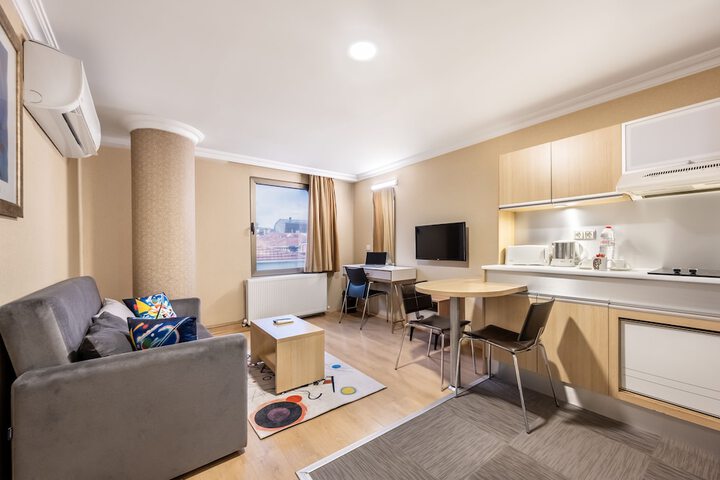 Room 41 of 120