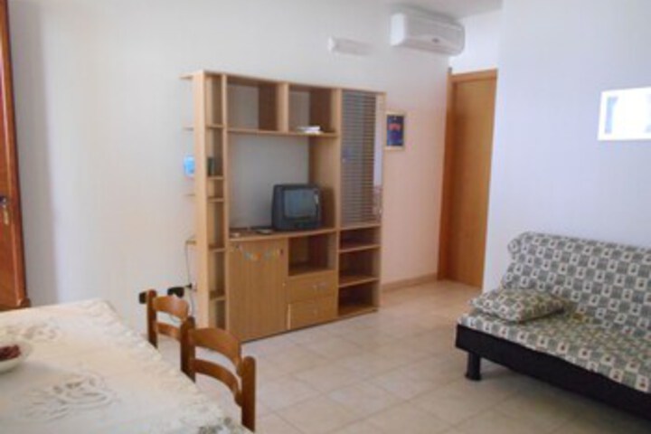 Room 15 of 18