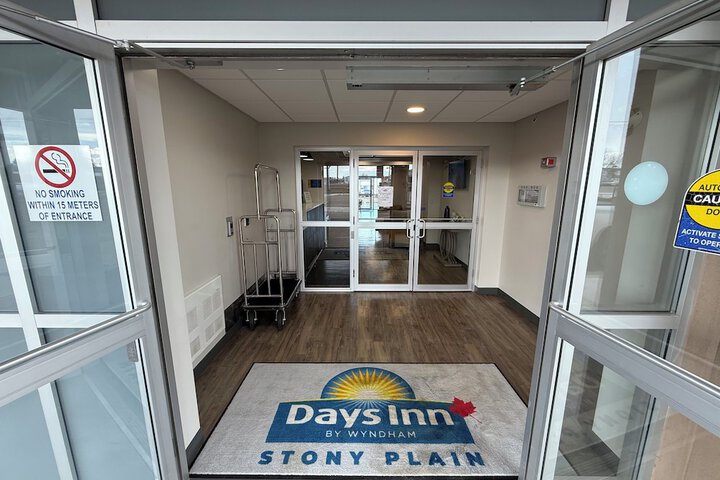 Hotel Interior 6 of 31