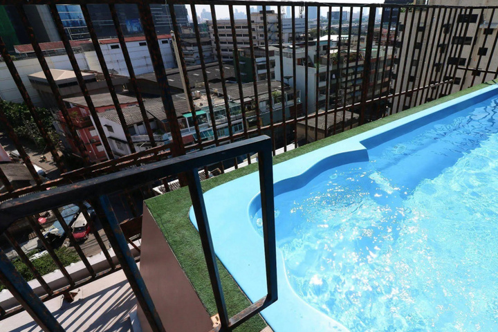 Pool 9 of 12