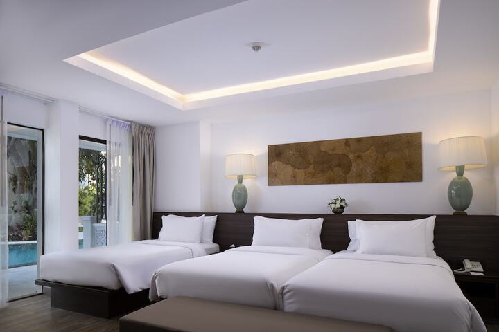 Room 8 of 34