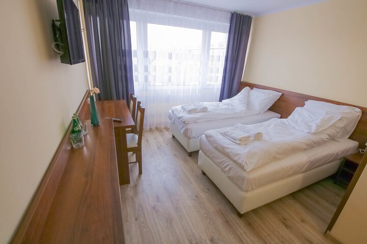 Room 8 of 19