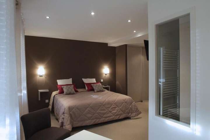 Room 11 of 61