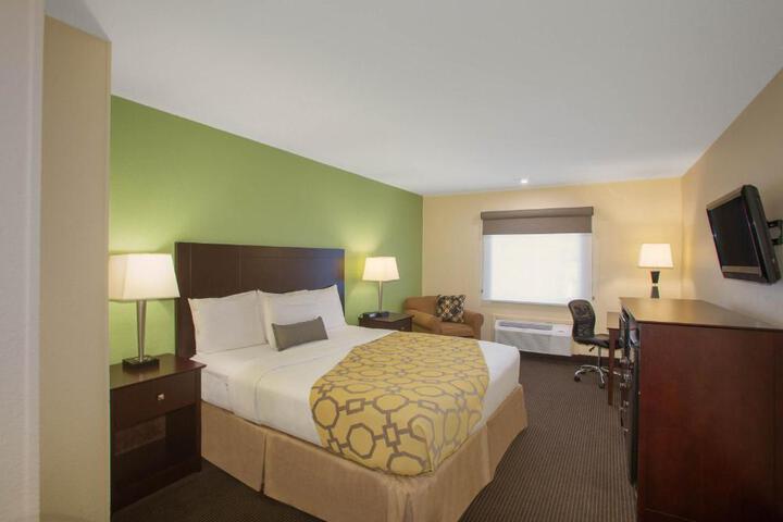 1 King Bed (25 of 29)