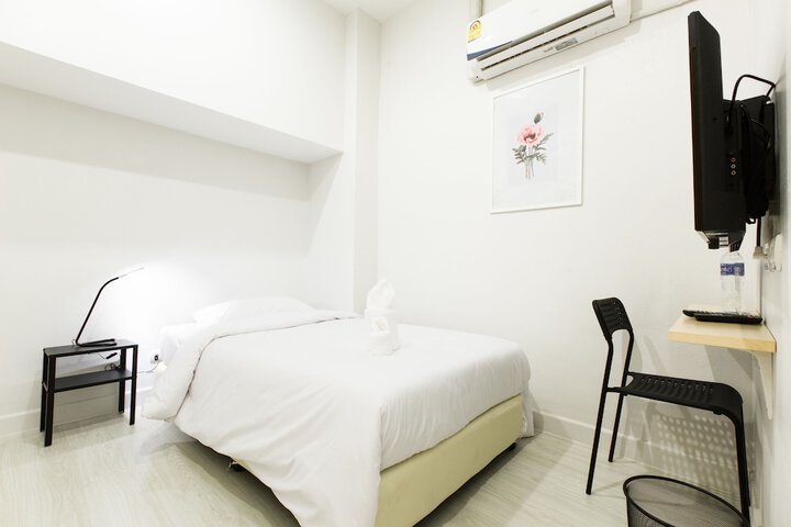 Room 19 of 49