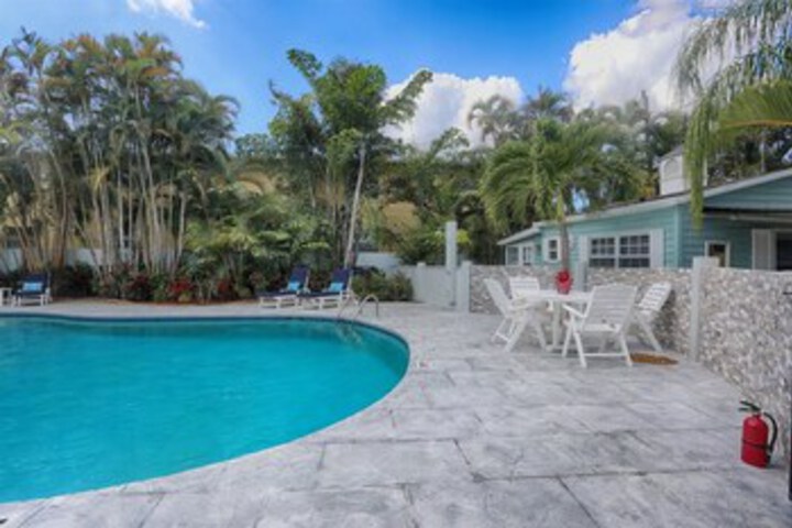 Pool 21 of 31