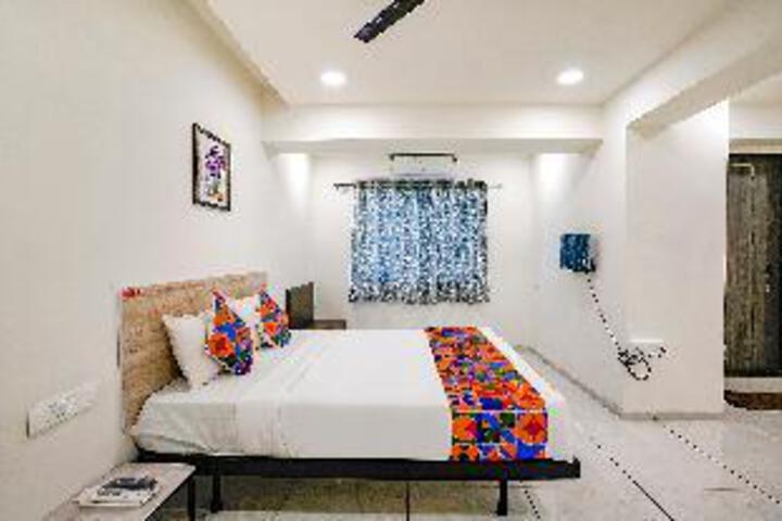 Room 14 of 30