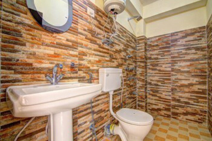 Room 4 of 34