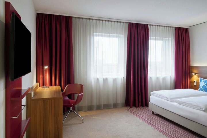Room 8 of 35