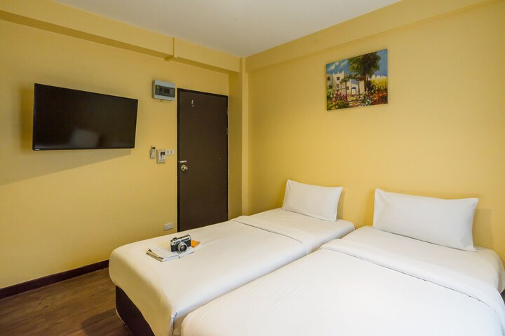 Room 17 of 44
