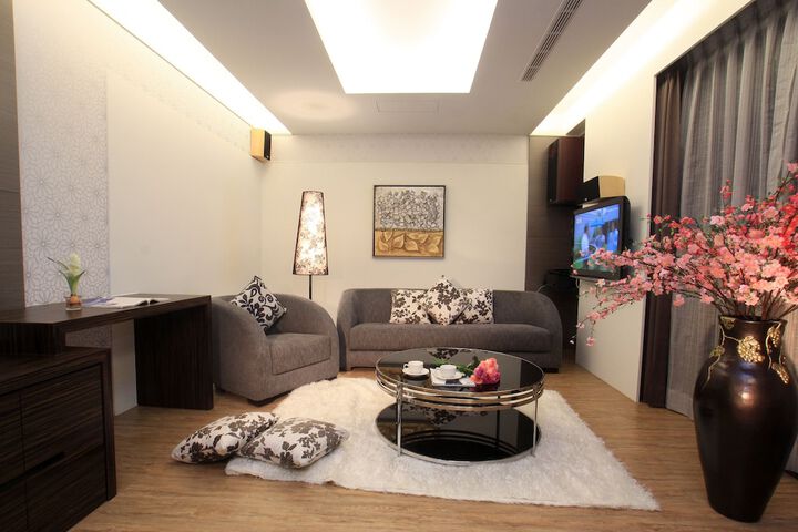 Room 16 of 37