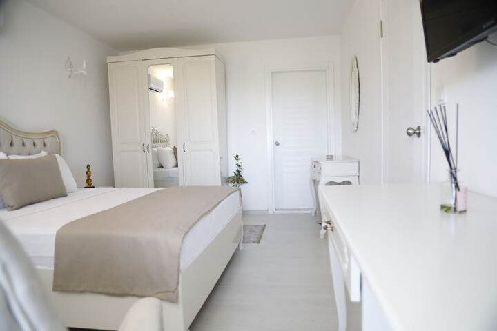 Room 5 of 24