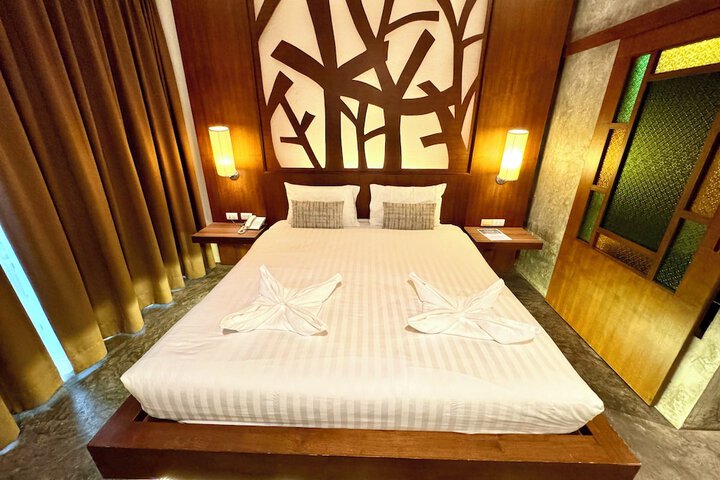 Room 28 of 61