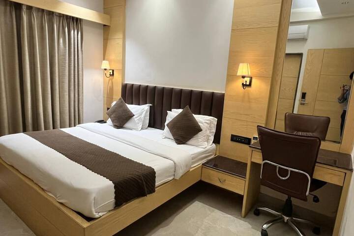 Room 55 of 136