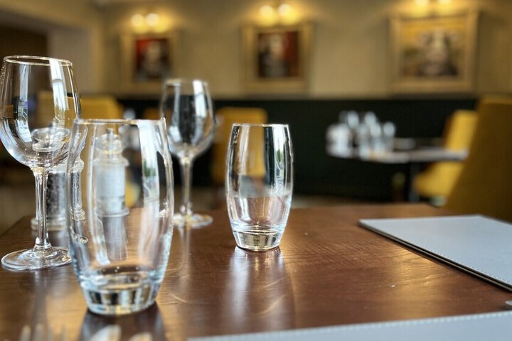 Dining 9 of 12