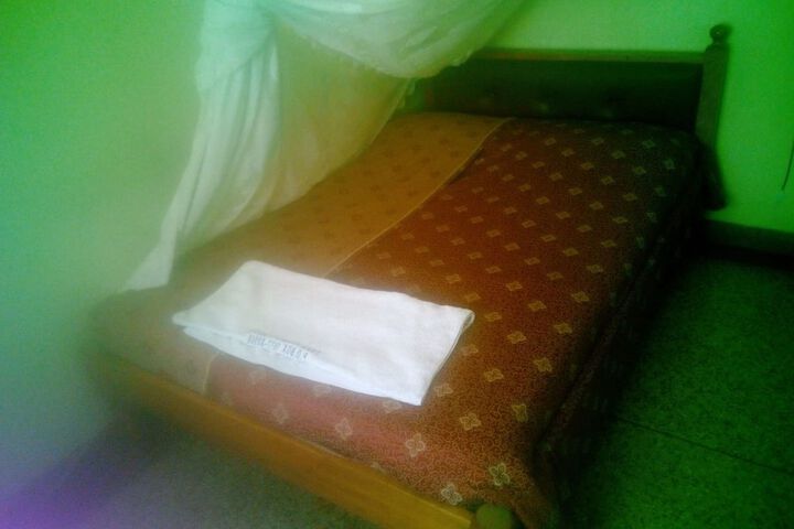 Room 8 of 15